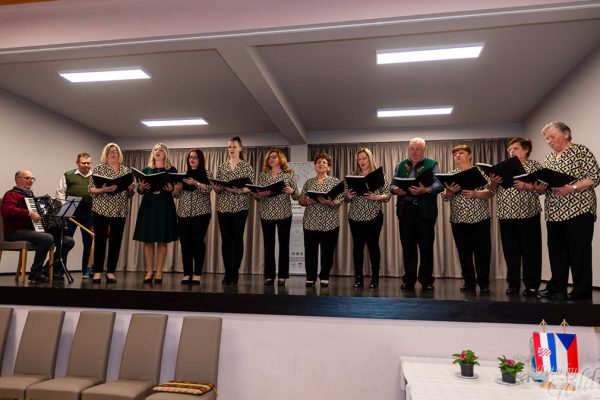 Pěvecká skupina Aronie (Pjevačka skupina Aronie) Pěvecká skupina Aronie (Pjevačka skupina Aronie)