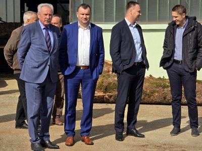 Savjetnik ministra rada i socijalne skrbi Ante Vučić, gradonačelnik Grada Daruvara Damir Lneniček, župan Marko Marušić i načelnik Igor Supan Savjetnik ministra rada i socijalne skrbi Ante Vučić, gradonačelnik Grada Daruvara Damir Lneniček, župan Marko Marušić i načelnik Igor Supan