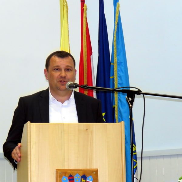 Damir Lneniček, gradonačelnik Grada Daruvara Damir Lneniček, gradonačelnik Grada Daruvara