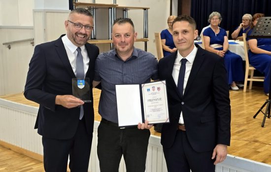 Streljačko društvo Pobjeda Sirač, za predan i ustrajan rad u društvenim i sportskim aktivnostima, te promicanje sporta i društvenog života na području Općine Sirač Streljačko društvo Pobjeda Sirač, za predan i ustrajan rad u društvenim i sportskim aktivnostima, te promicanje sporta i društvenog života na području Općine Sirač