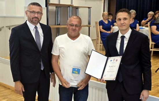 Tihomir Petran - dobrovoljni darivatelj krvi sa 75 davanja dragocjene tekućine koja spašava živote Tihomir Petran - dobrovoljni darivatelj krvi sa 75 davanja dragocjene tekućine koja spašava živote